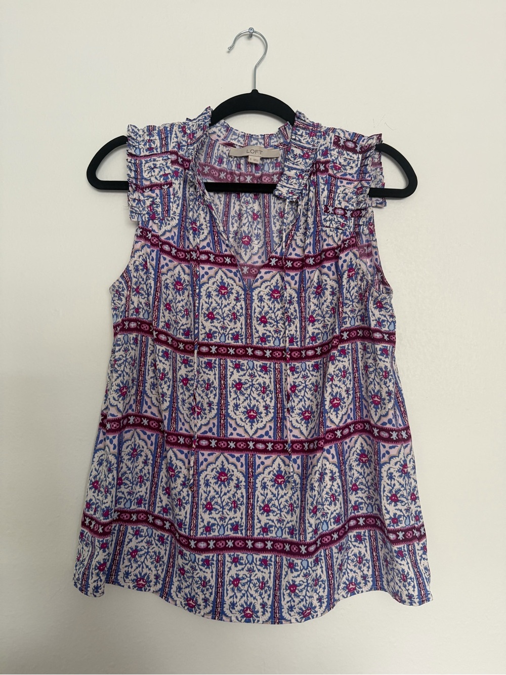 LOFT Floral-Pattern Ruffle Neck Sleeveless Top in Purple, Blue, and White